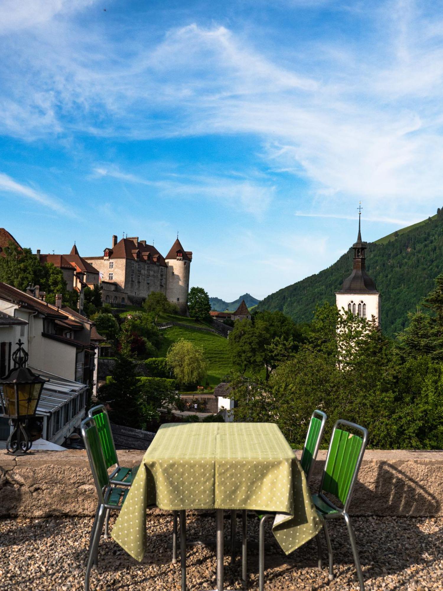 Hotel La Fleur De Lys 3*